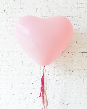 Большой шар сердце розовое на гирлянде